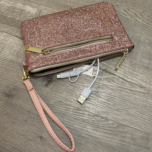 Liz Claiborne Wristlet - Picture 2 of 4